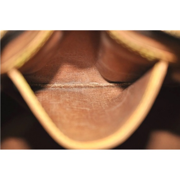 EUC LOUIS VUITTON MONOGRAM SPEEDY 30 - Picture 8 of 16